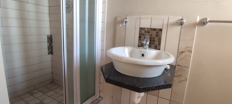 2 Bedroom Property for Sale in Waterval East North West